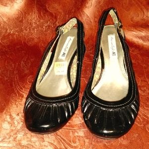 American Eagle Black Sling Back Wedge shoes SZ 7